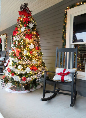 75 Front Porch Christmas Decor Ideas to Try This Year